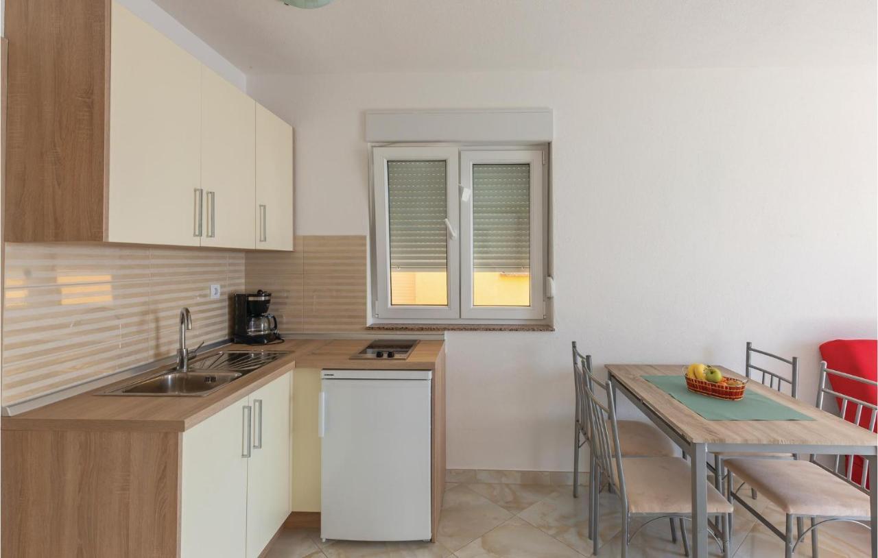 One-Bedroom Apartment in Krvavica Buitenkant foto
